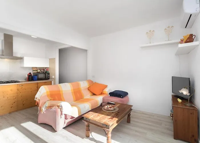 Apartament 2º Centrico Con Parking En Calella,barcelona